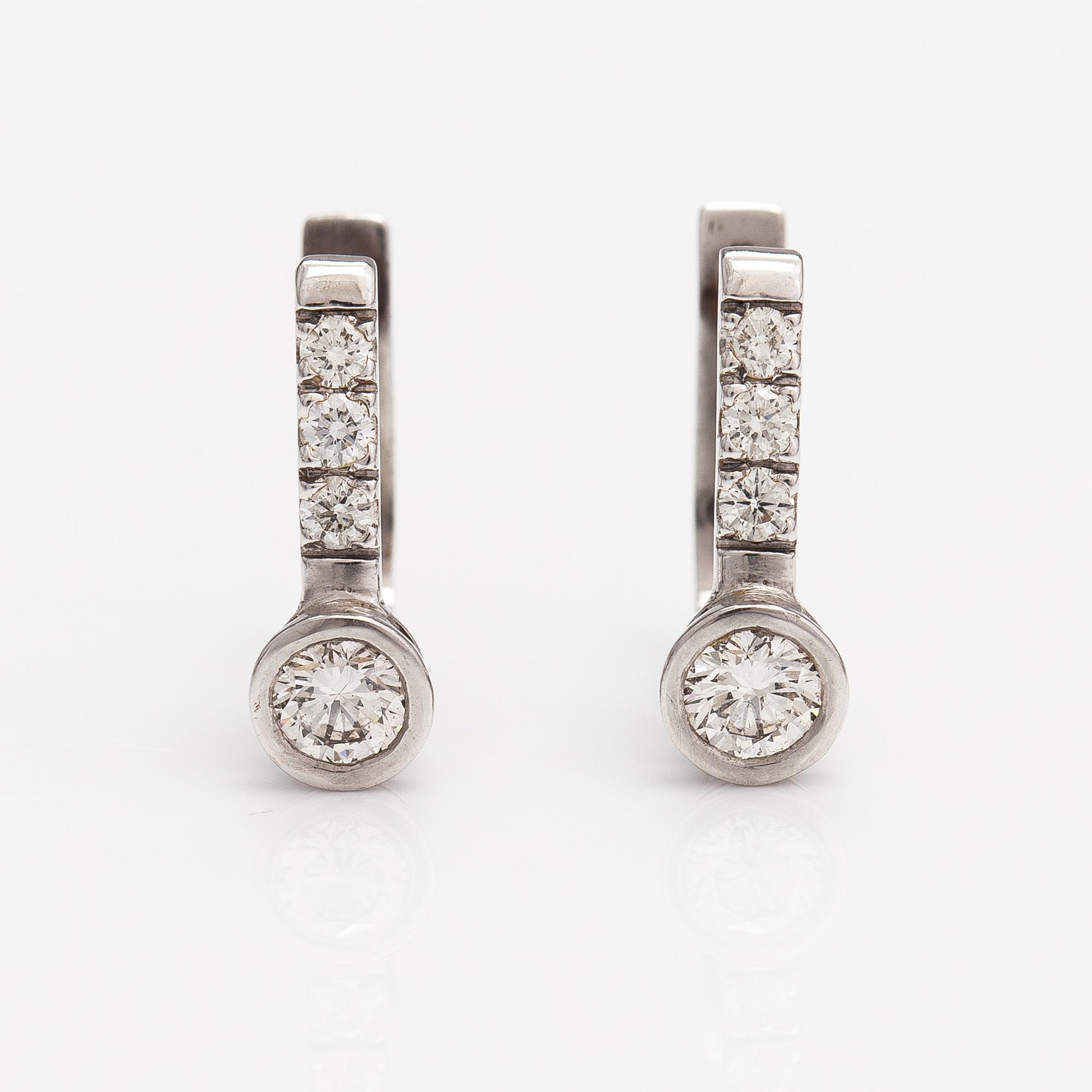 A pair of 14K white gold earrings with diamonds ca. 0.74 ct in total. ITD, Espoo.