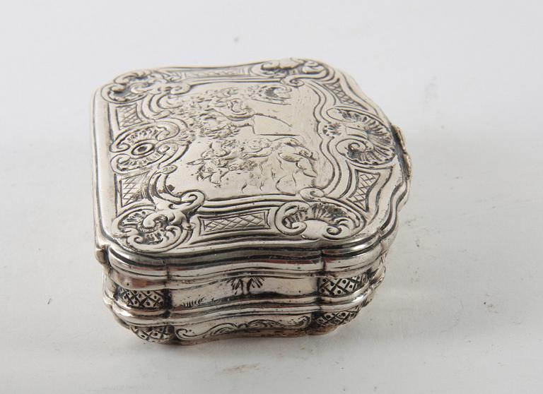 DOSA, silver, rokokostil, 1800-tal.