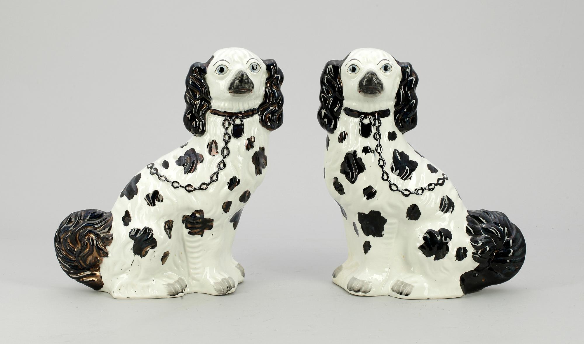 FIGURINER, ett par, flintgods, Staffordshire, England, 1800/1900-tal.