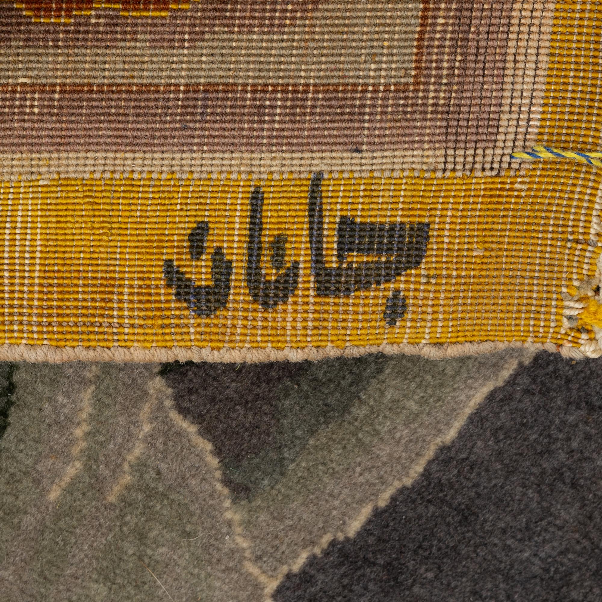 Matta, old figural Täbris, Västra Persien, ca 274 x 190 cm.