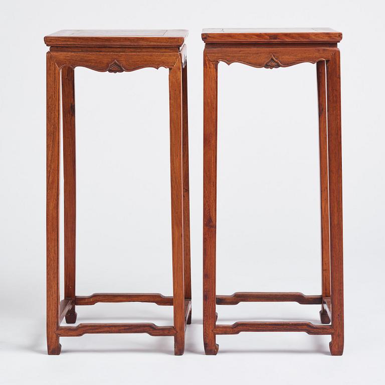 A pair of huanghuali jardiniere stands, Qing dynasty.