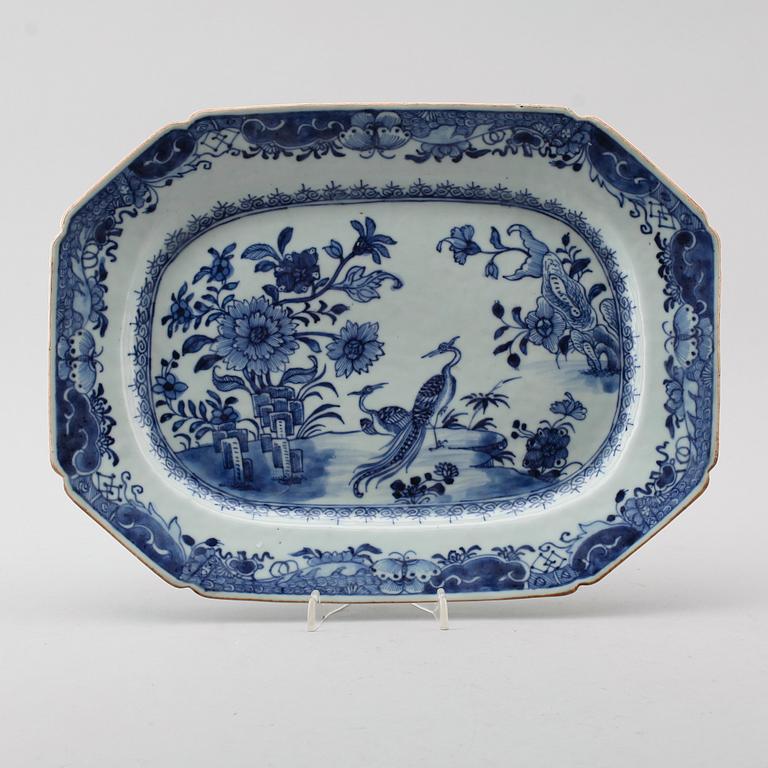 STEKFAT, porslin, Kina, Qianlong 1736-1795.