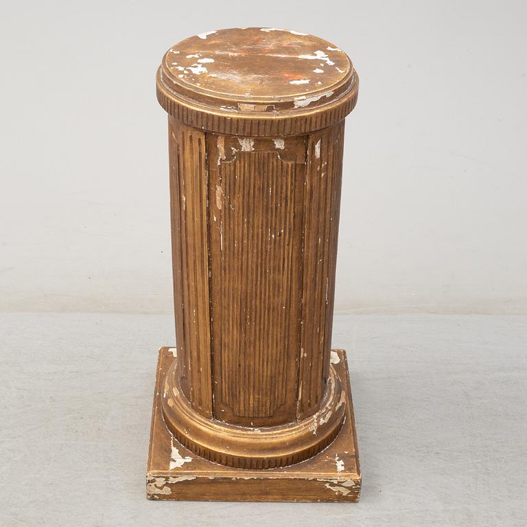 A gustavian style pedestal, first half of the 20th century.