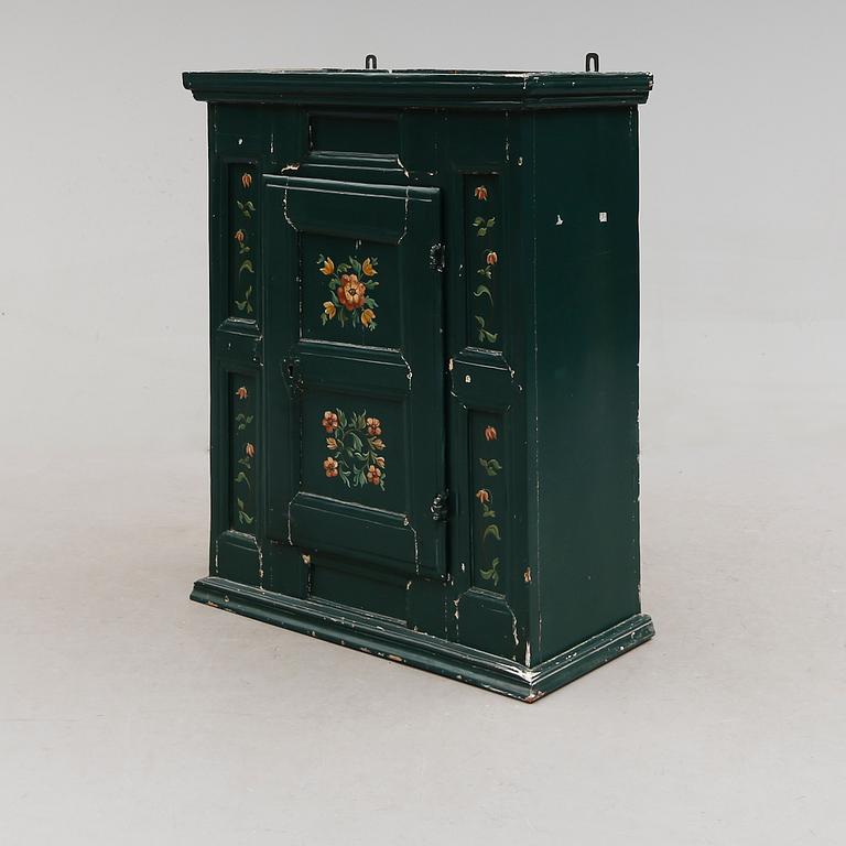 HÄNGSKÅP, allmoge, 1700-/1800-tal.