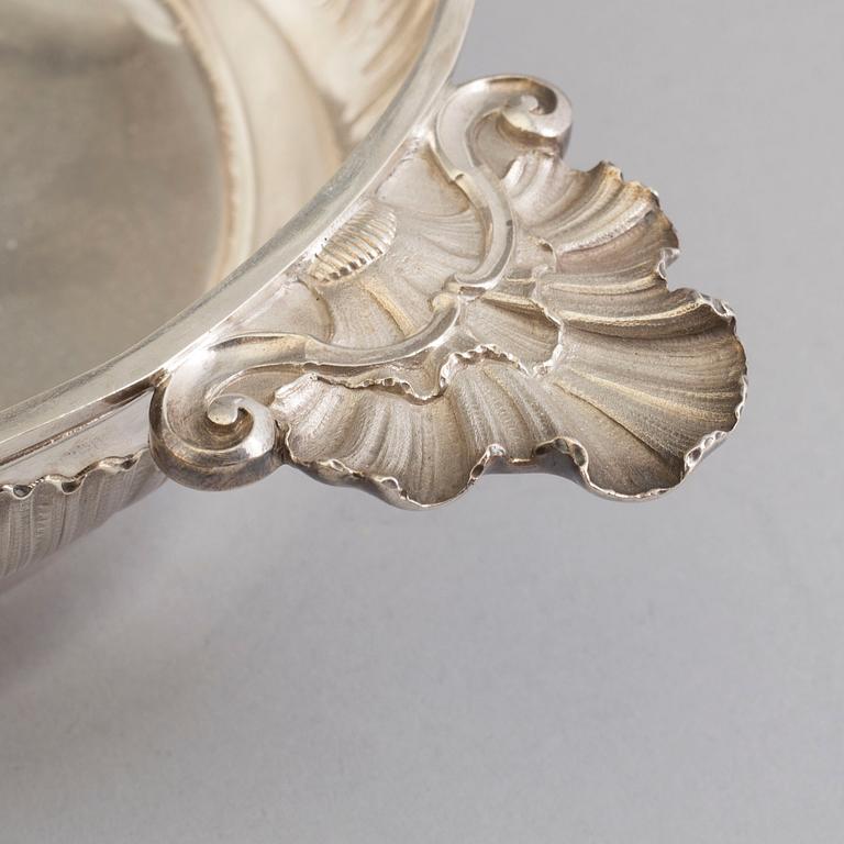 TUREENS, a pair, sterling, silver. Louis XV-style. French export marks after 1879.