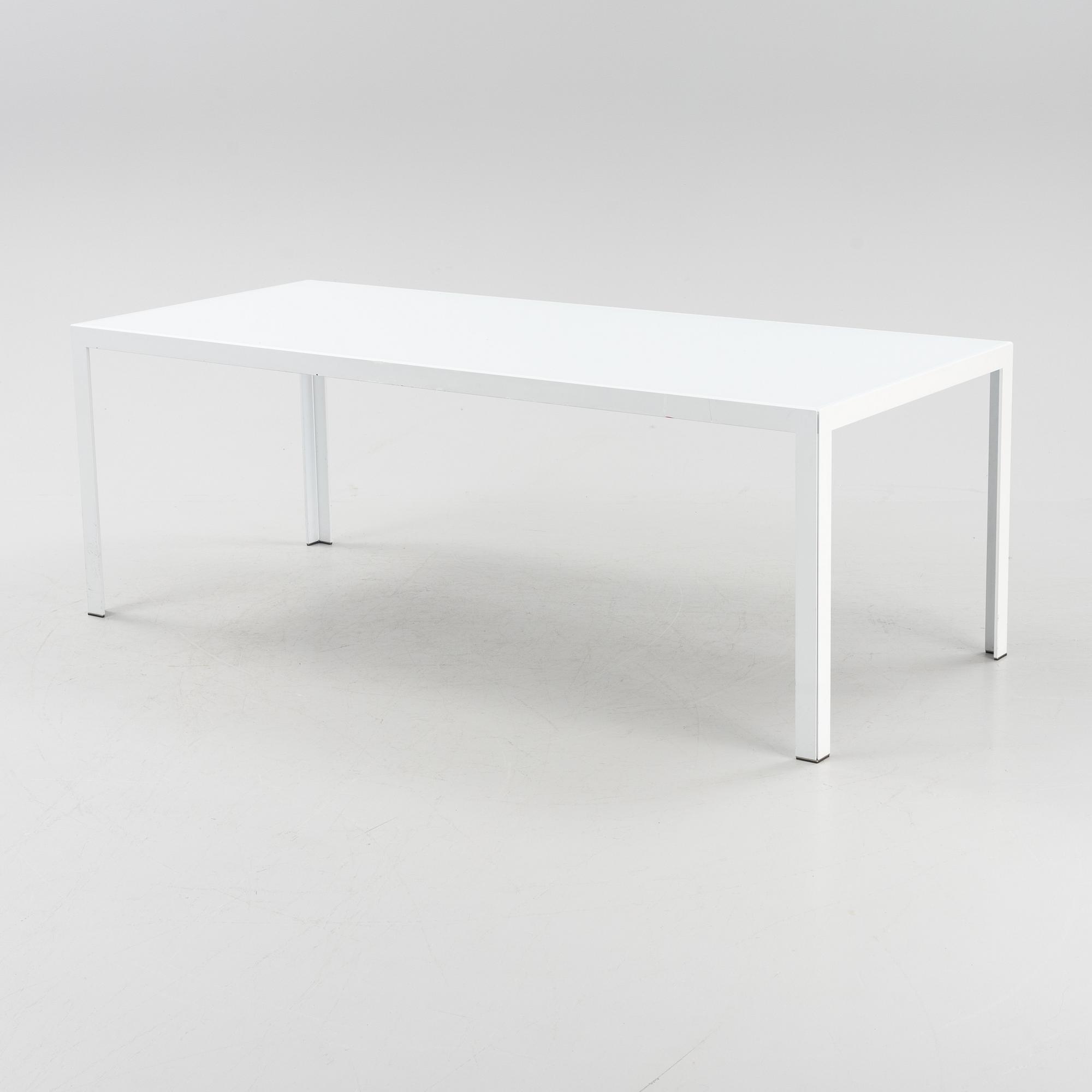 A 'Progetto' desk by Monica Armani for B&B  Italia. 21st Century.