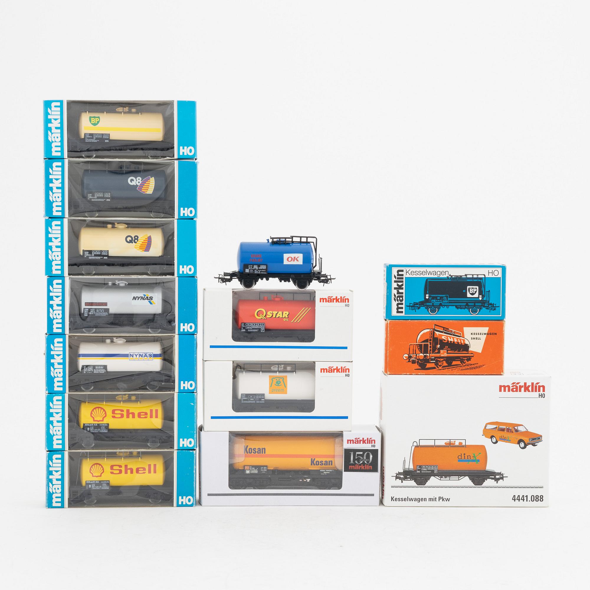 Märklin, fourteen tank cars, gauge H0.