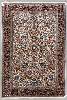 MATTA, sannolikt Kirman Ravar. Ca 265x180 cm.