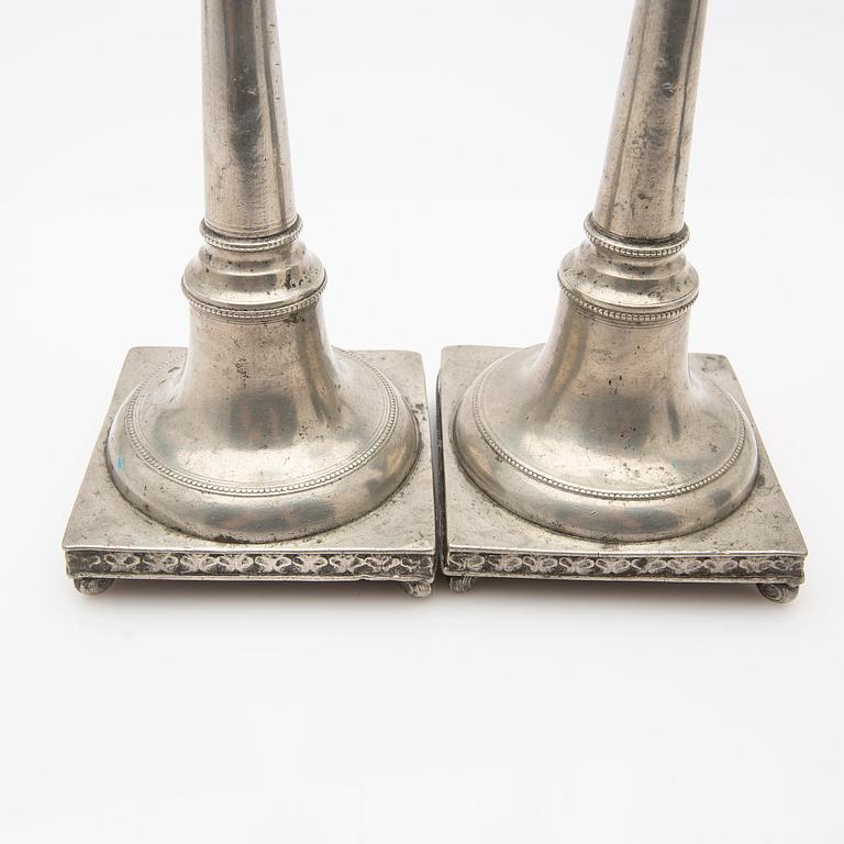 Candelsticks, a pair, tin, Lorens Gustaf Krouthén, Karlshamn, 1827.