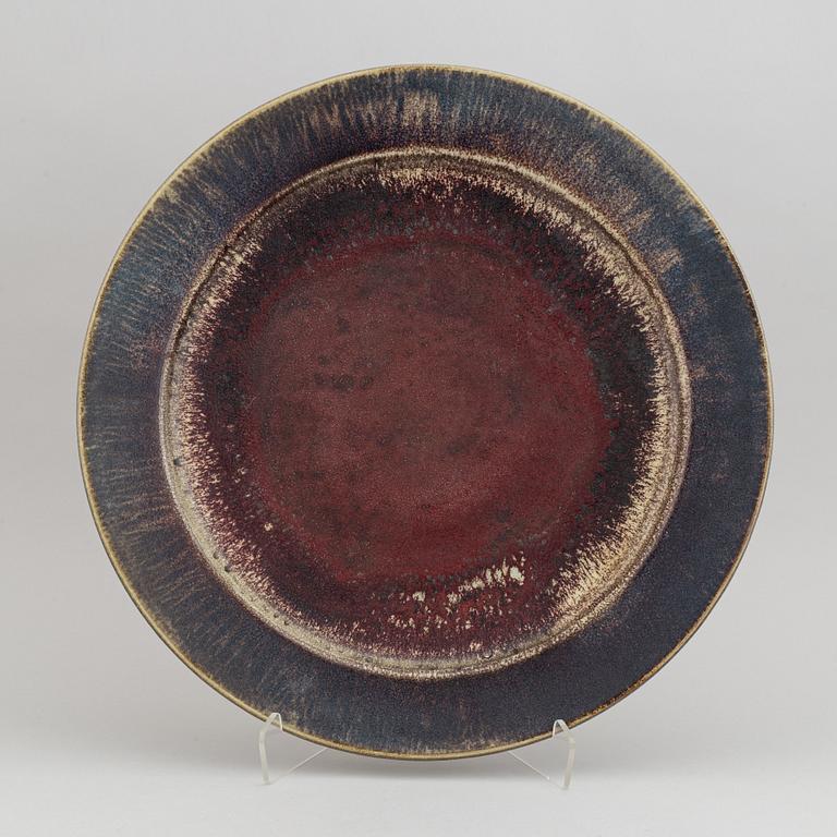 Stig Lindberg, a stoneware dish, Gustavsberg studio, Sweden 1977.