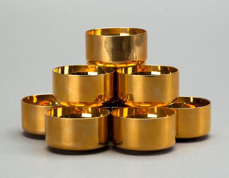 PUNSCHMUGGAR, 12 st, mässing, Pierre Forsell, Skultuna.