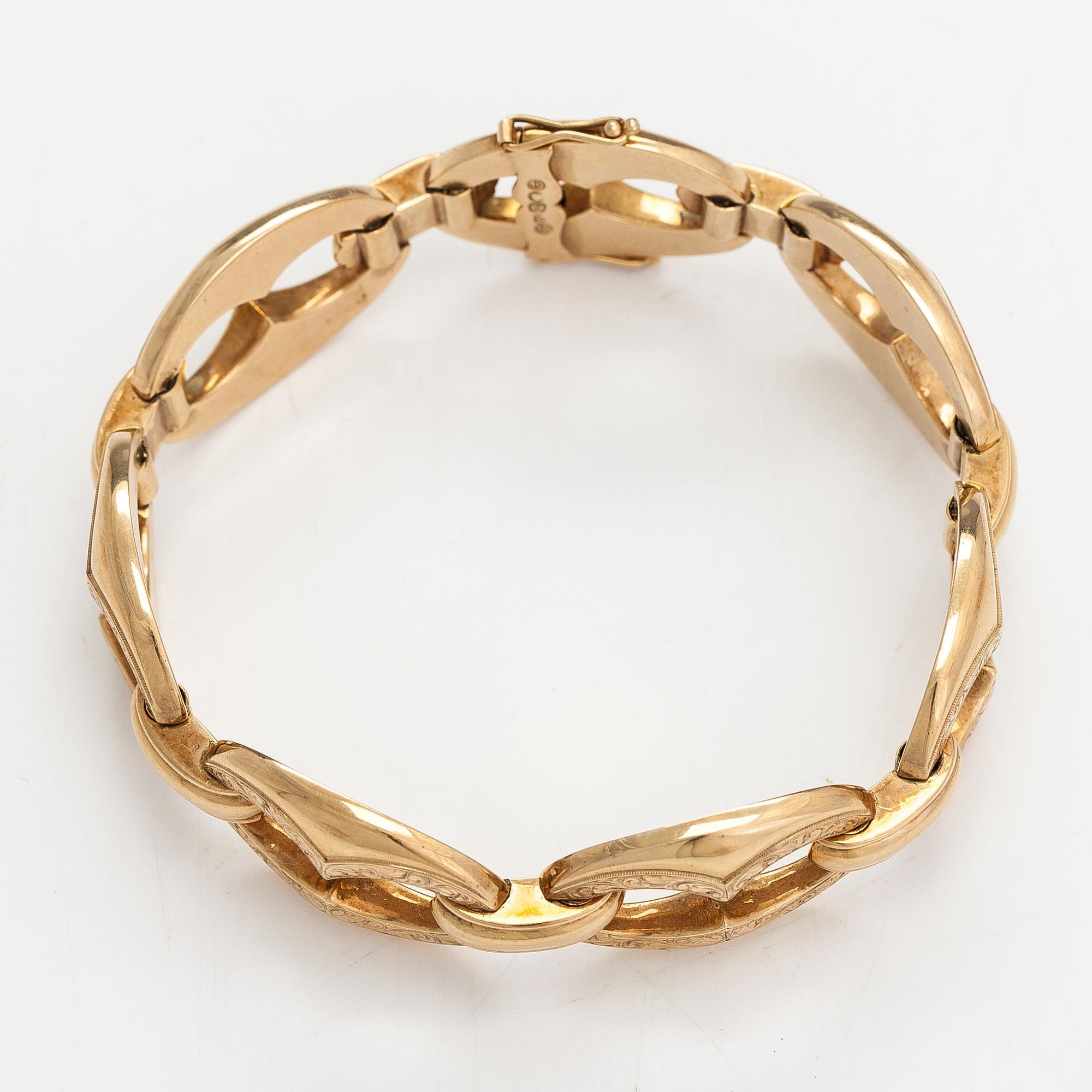 A 14K gold bracelet. Finnish import marks.