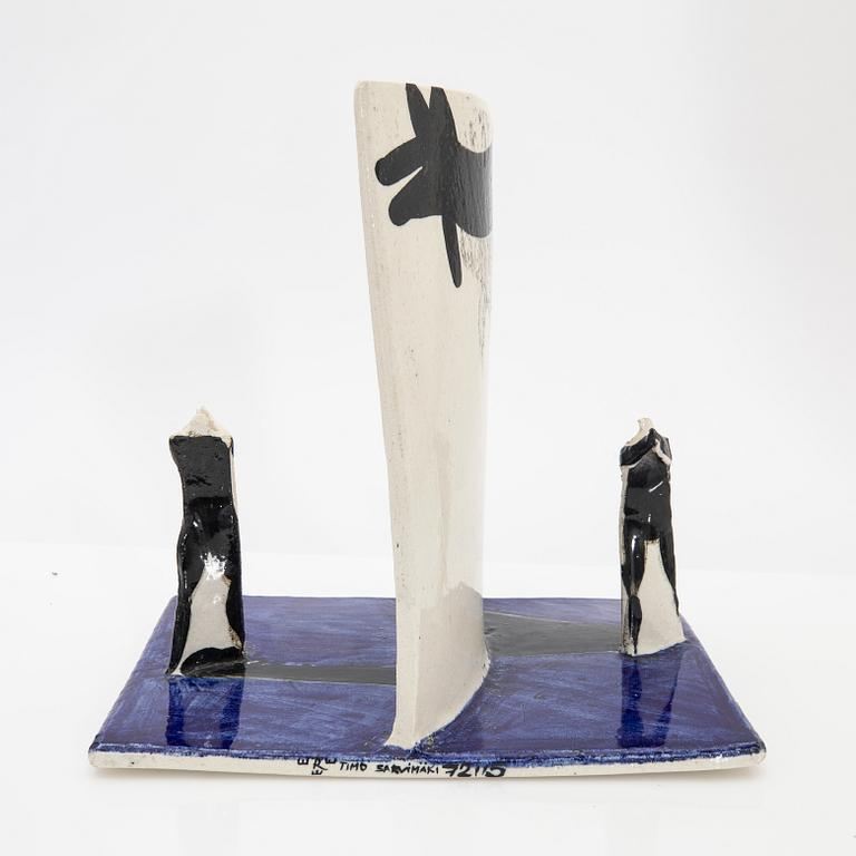 Timo Sarvimäki, Skulptur, "Skugglek", Rörstrand, 1970-tal.