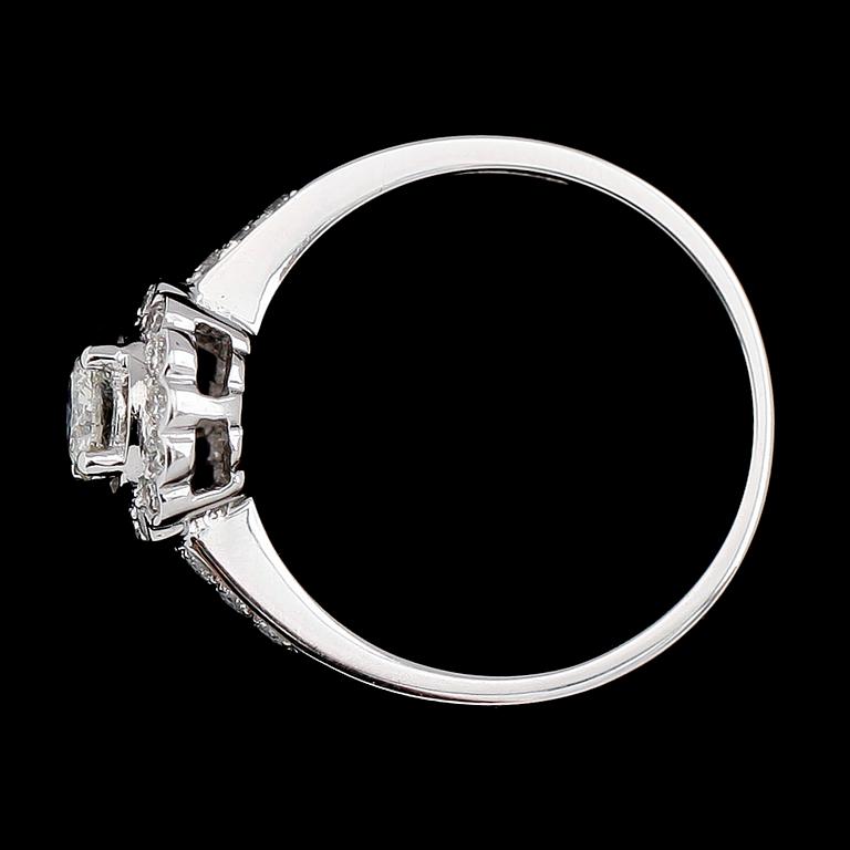 RING, 18 k vitguld, briljantslipade diamanter tot ca 0,55 ct.