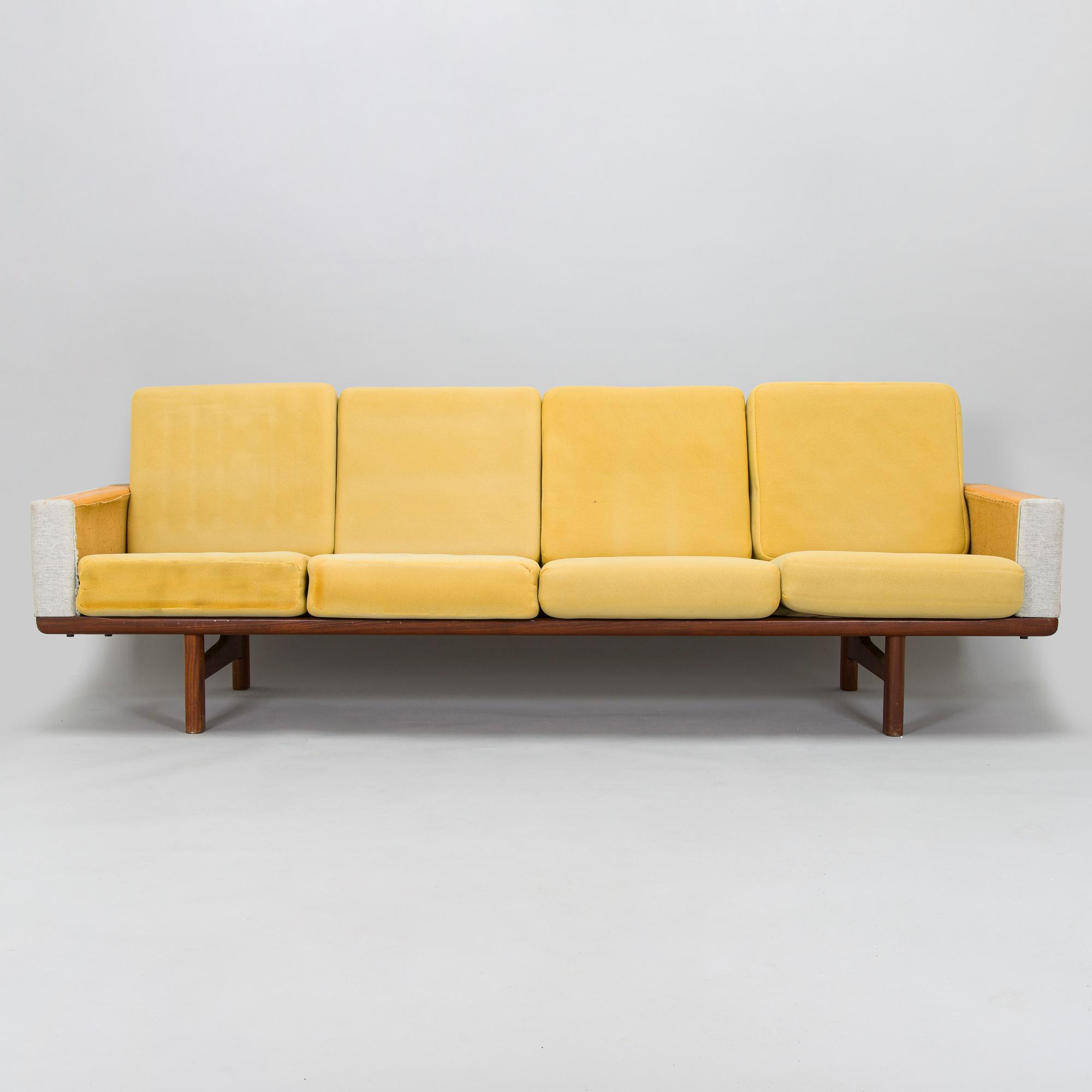 Hans J. Wegner, a mid-20th century 'GE 236/4' sofa for Getama, Gedsted. Denmark.