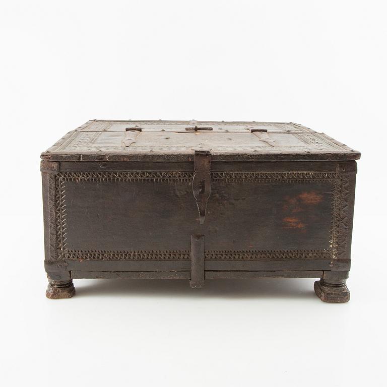 Casket Baroque style 19th century or earlier.