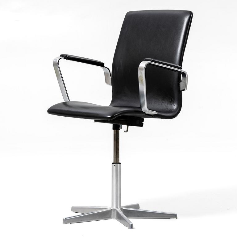 Arne Jacobsen, skrivbordsstol, "Oxford", Fritz Hansen, Danmark, 1900-talets andra hälft.