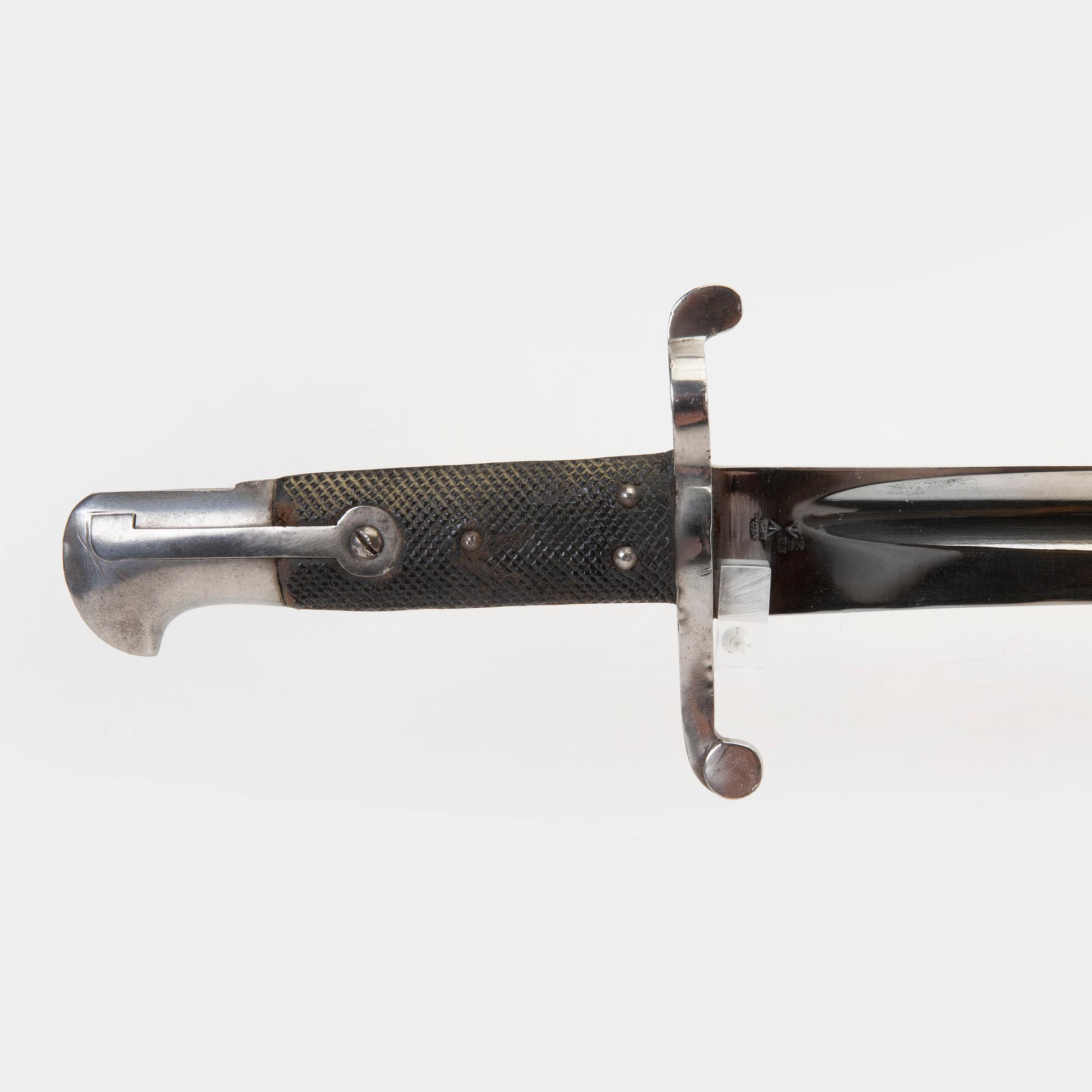 A set of six different bayonets.