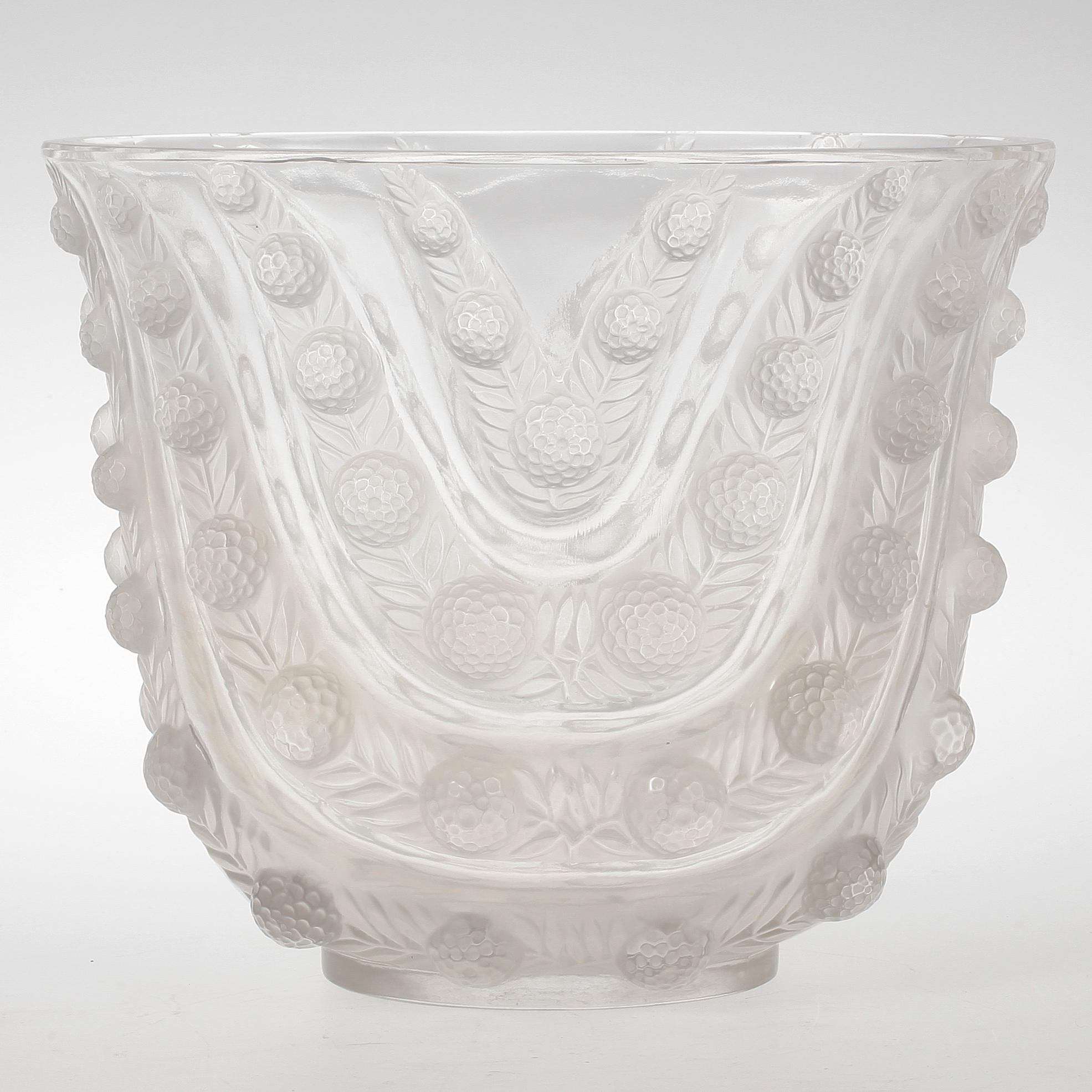 VAS, glas, Lalique France, signerad.