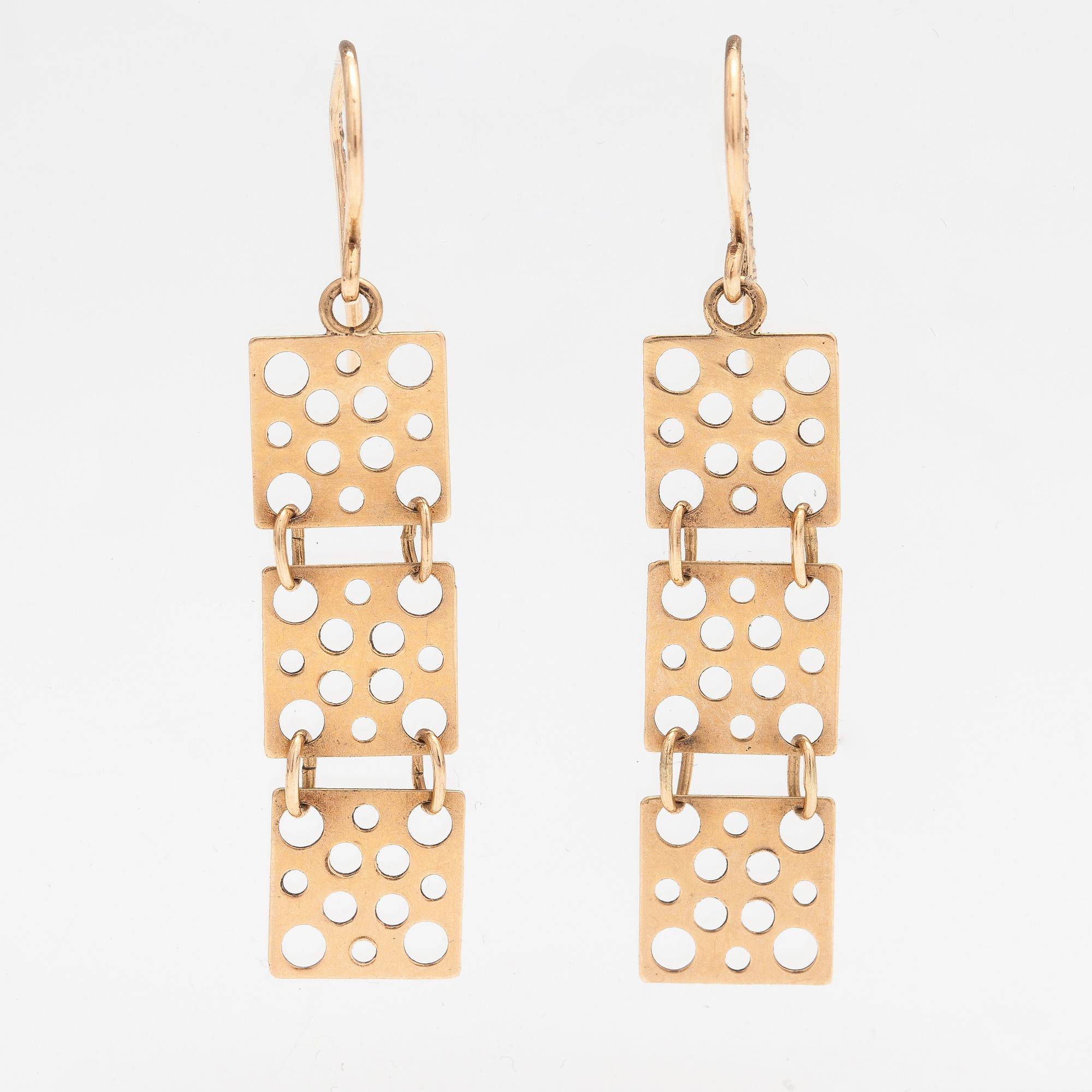 Liisa Vitali, A pair of 14K gold earrings "Pitsi". Westerback, Helsinki 1970.