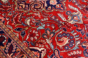 A carpet, Hamadan ca 327 x 220 cm.