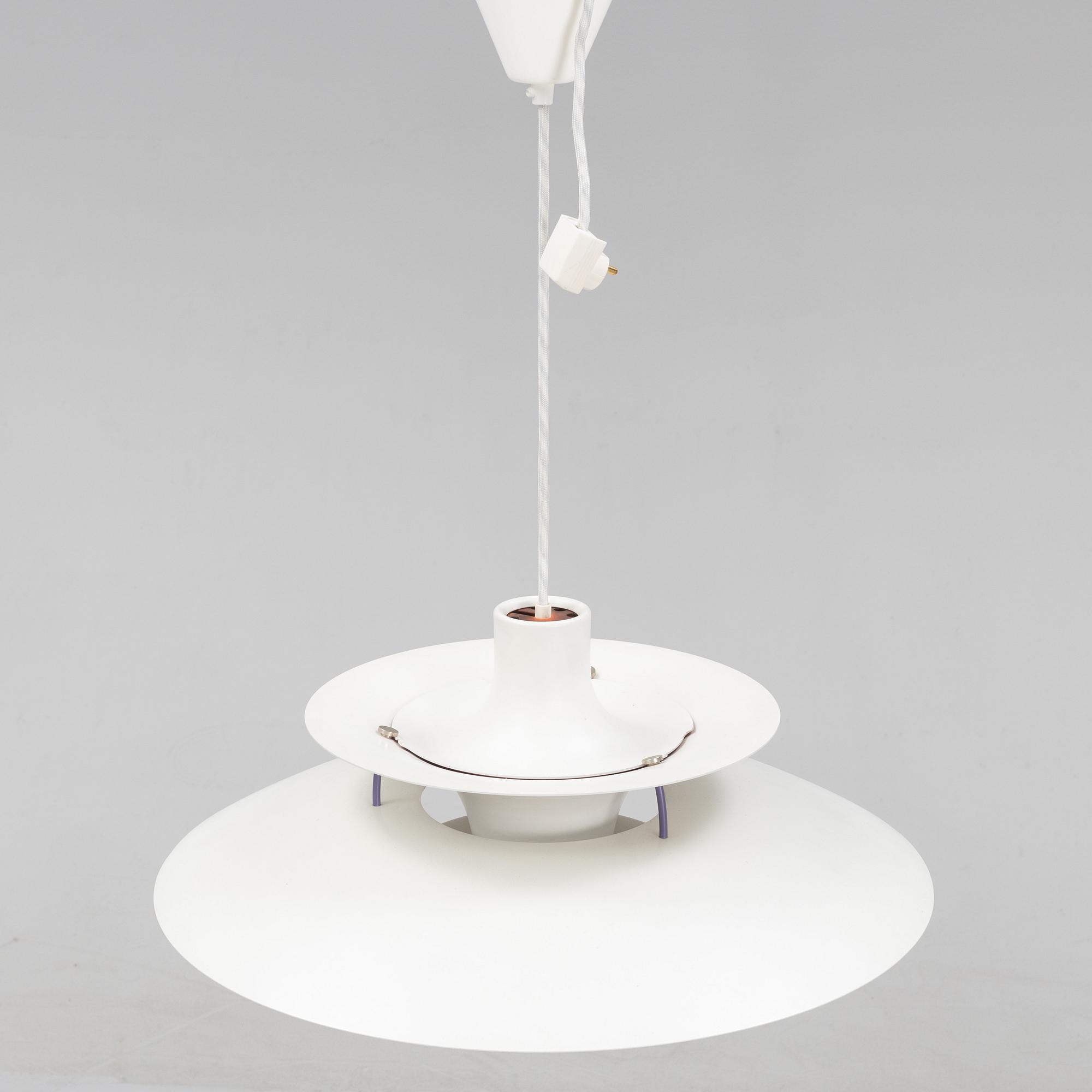 Poul Henningsen, taklampa "PH 5" Louis Poulsen, Danmark.