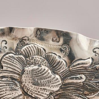 Presenterfat, silver, barockstil, fantasistämplar, möjligen Hanau, omkring år 1900.