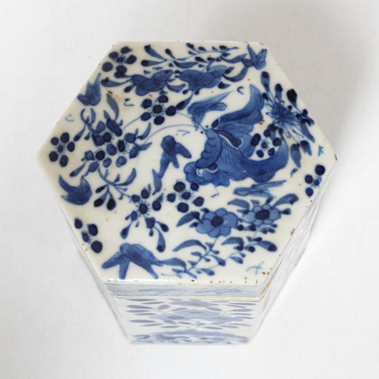 Teburk, porslin, Kina, 1800-tal.
