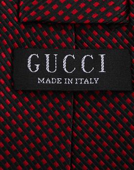SLIPSAR, 18 st, bl a Boss, Gucci, Armani, Kenzo.