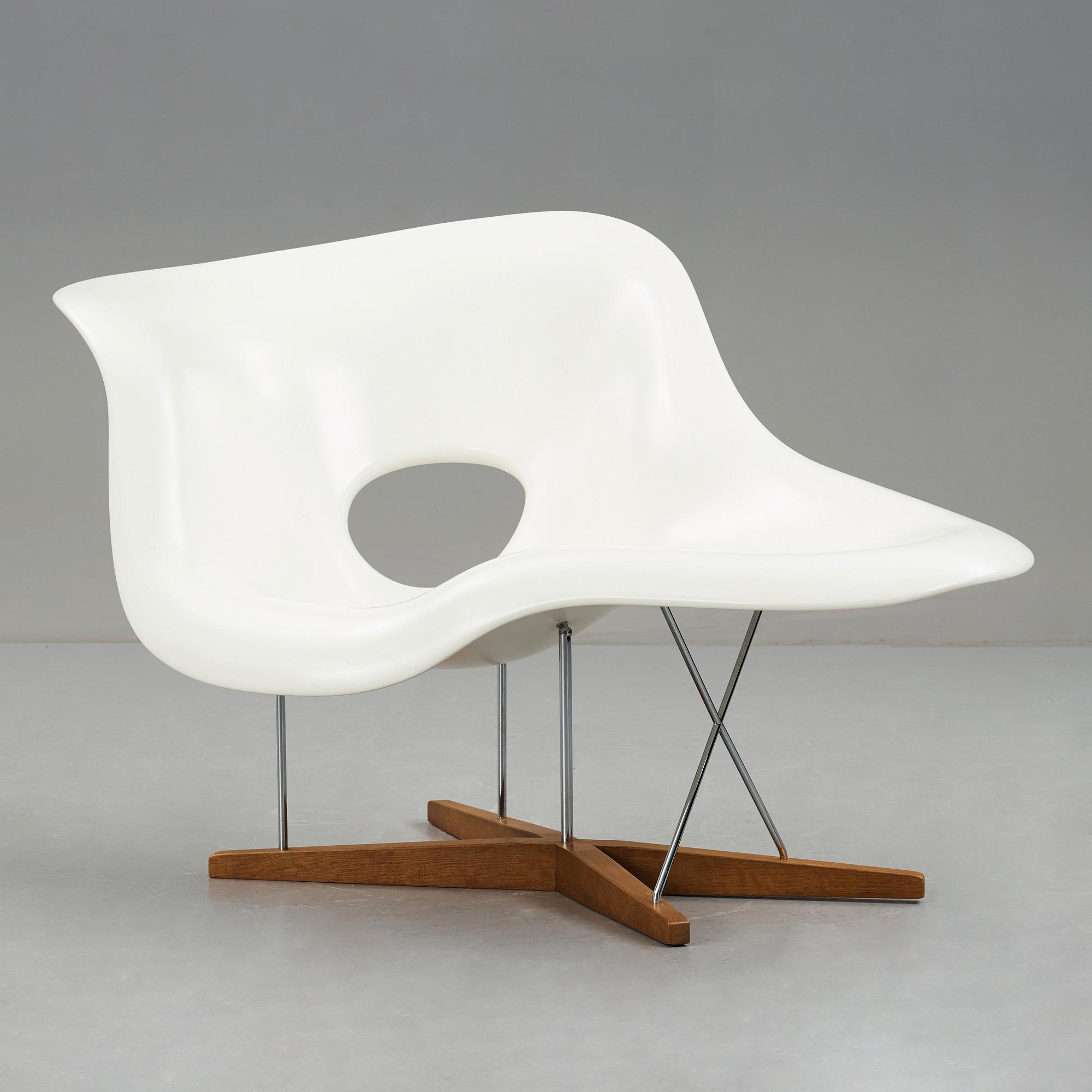 Charles & Ray Eames, "La Chaise", Vitra 21st Century.