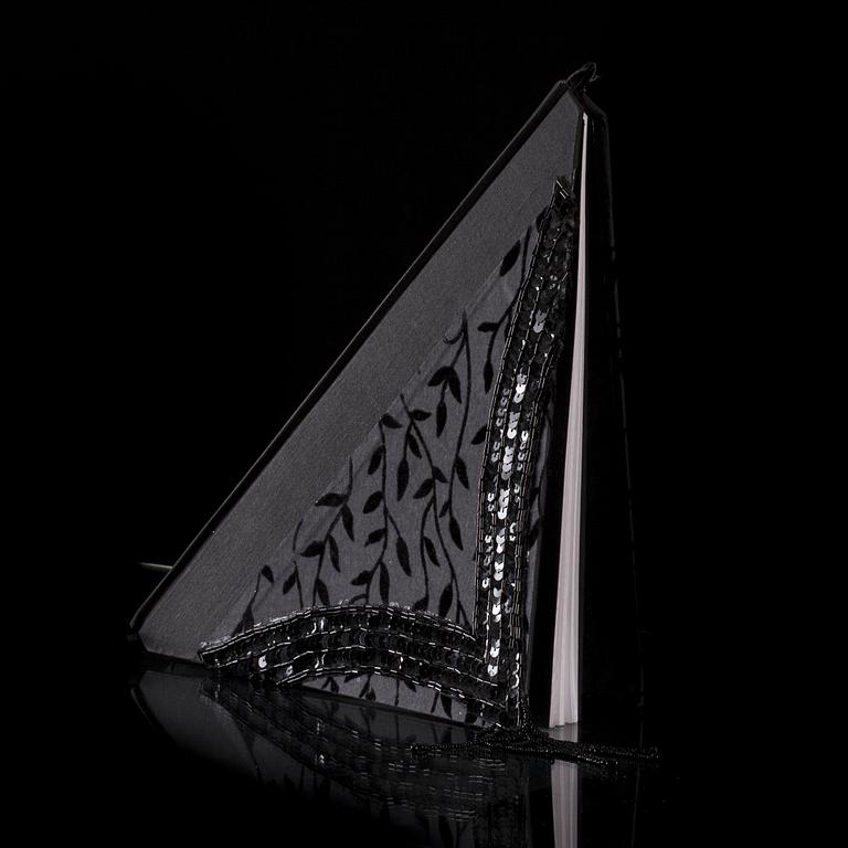 ELINA LIIKANEN
"Carmen"
Bok.