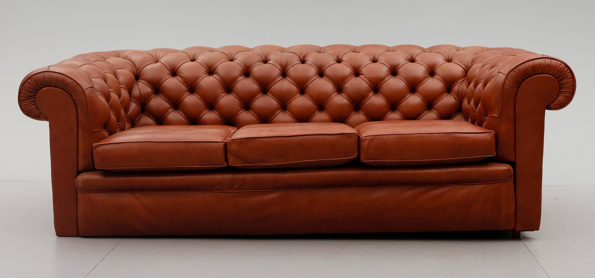 SOFFA SAMT FÅTÖLJ, Chesterfield, sent 1900-tal.