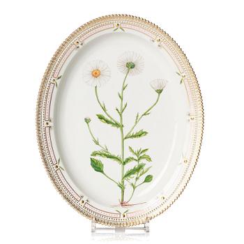 468. A Royal Copenhagen 'Flora Danica' serving dish, Denmark, 20th century.