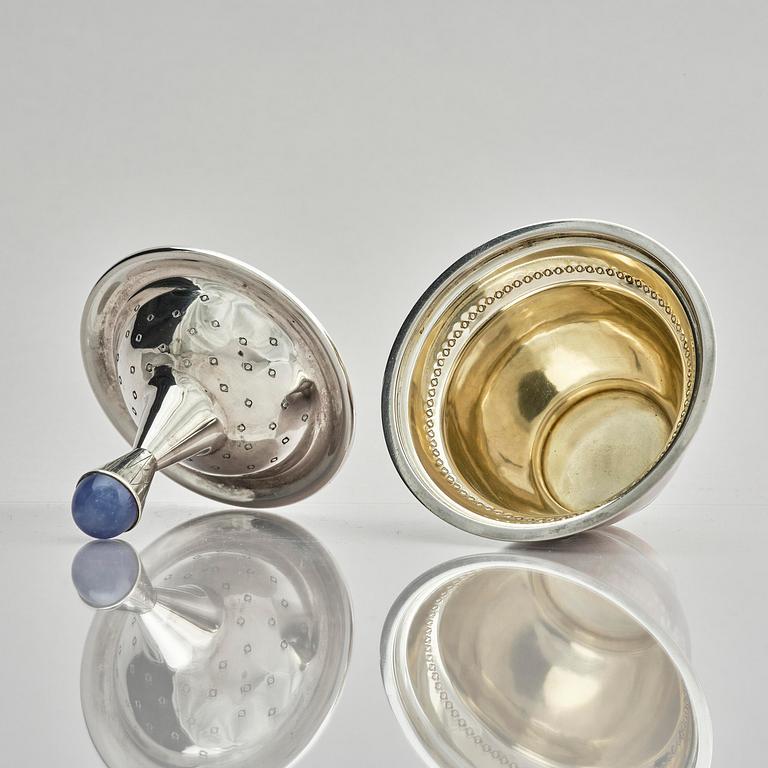 Birger Haglund, a sterling silver box with lid, Stockholm, Sweden 1952.