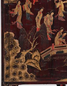 Skåp, förgyllt och rödlackerat. Qingdynastin, 17/1800-tal.