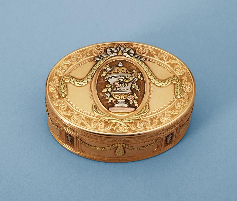 A Swedish 18th century cinq couleurs gold snuff-box, makers mark of Anders Zachoun, Stockholm 1772.