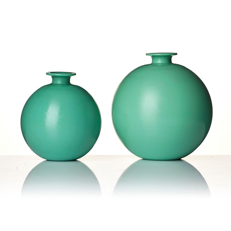 Harald Notini, vaser, två stycken, "Cryopas", modell C11550, Pukebergs Glasbruk, 1930-tal.