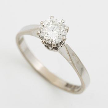 Ring in 18K white gold set with a brilliant-cut diamond weighing 0.84 ct according to the engraving.