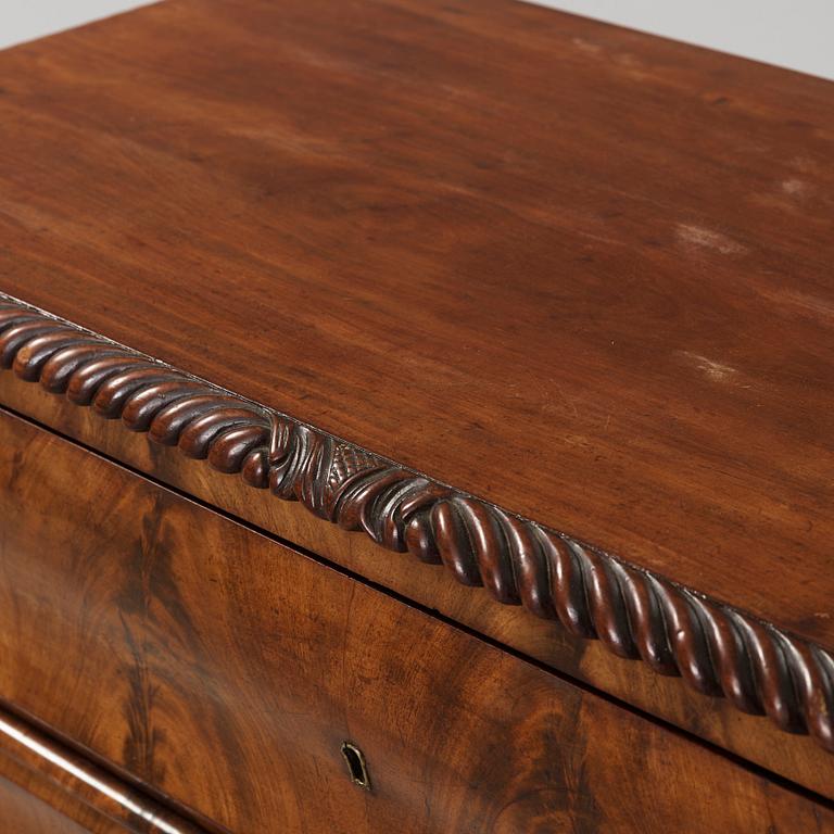 SKRIVBYRÅ, senempire, 1800-talets mitt.