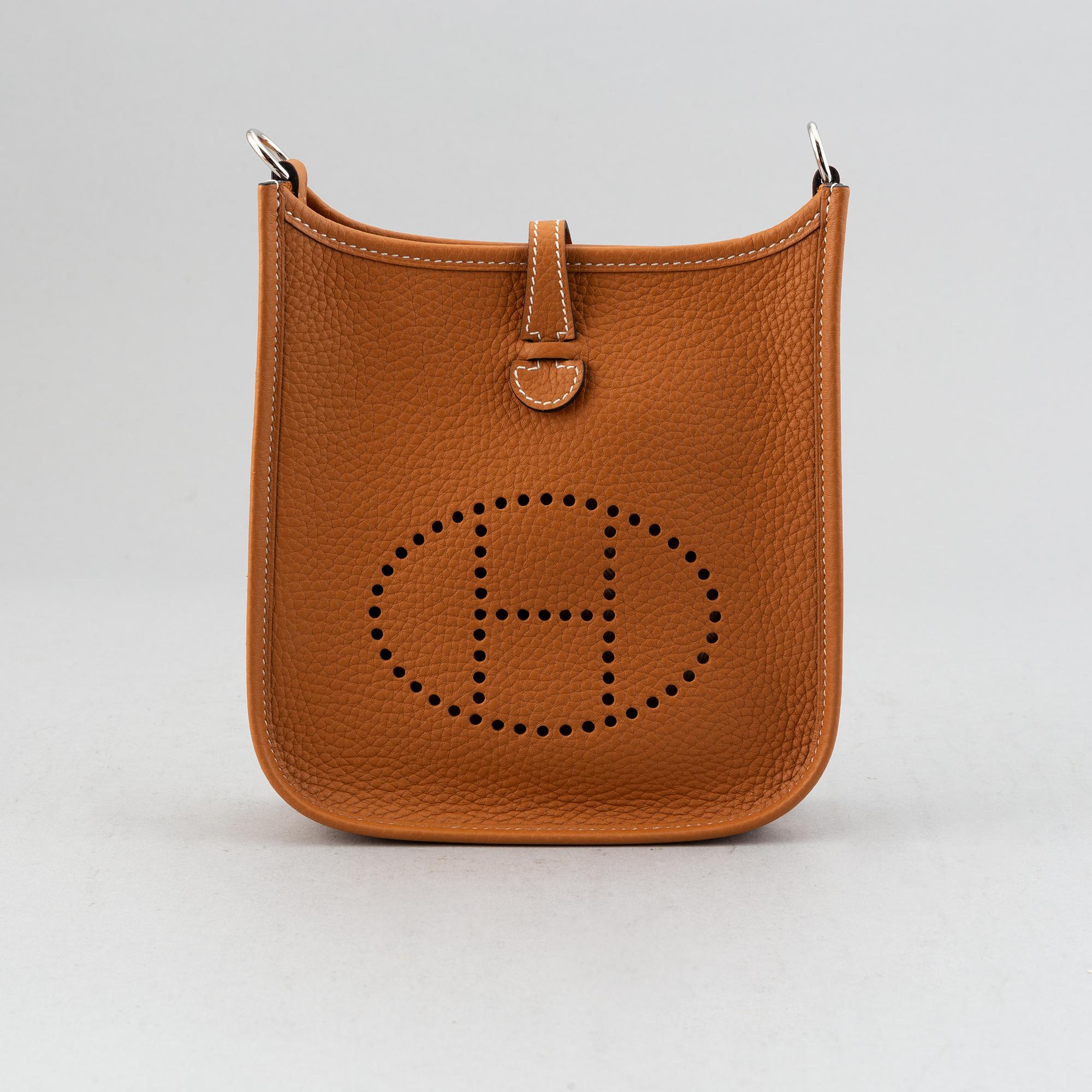 Hermès, an 'Evelyn' leather handbag.