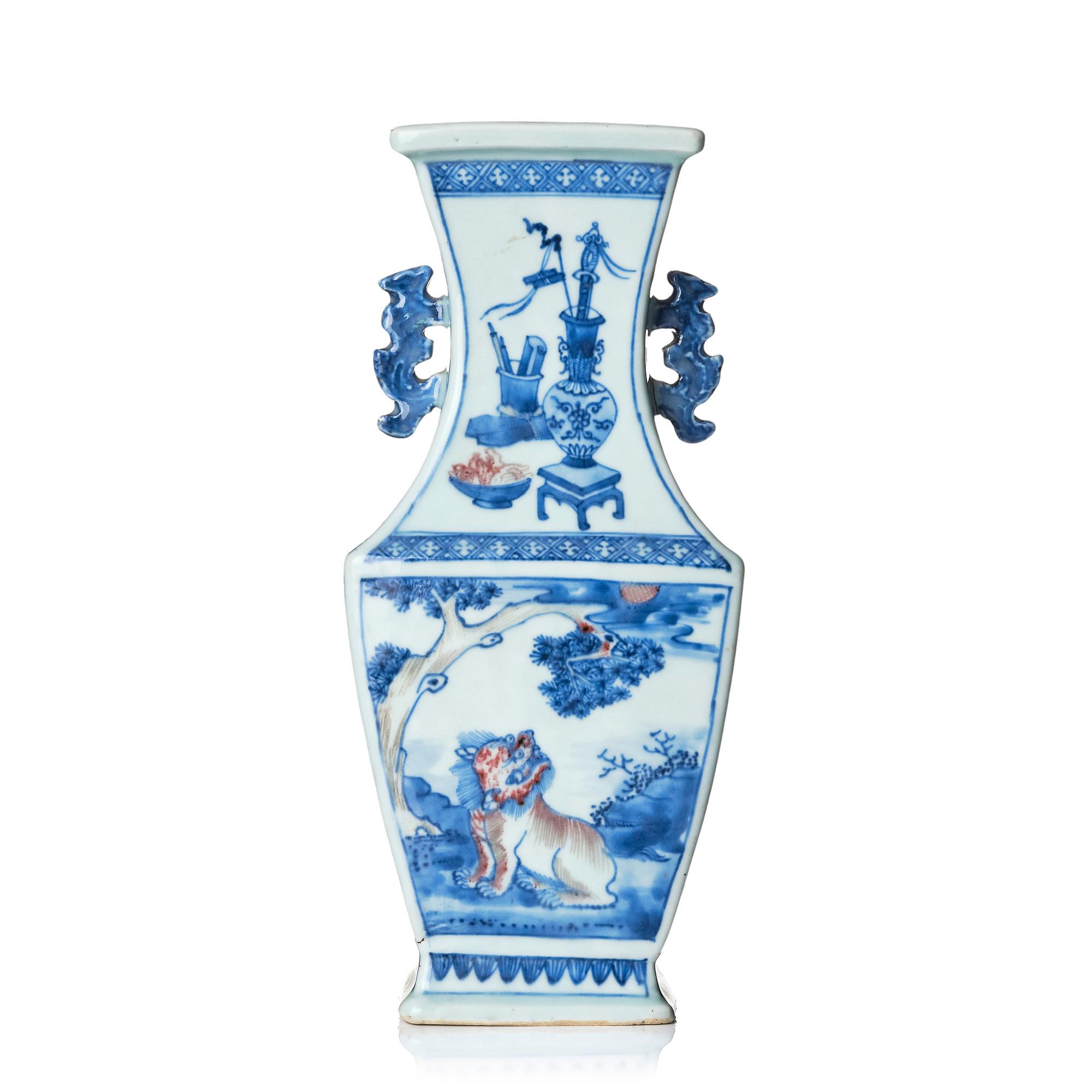 An iron red and underglaze blue vase, Qing dynasty, 18th Century.