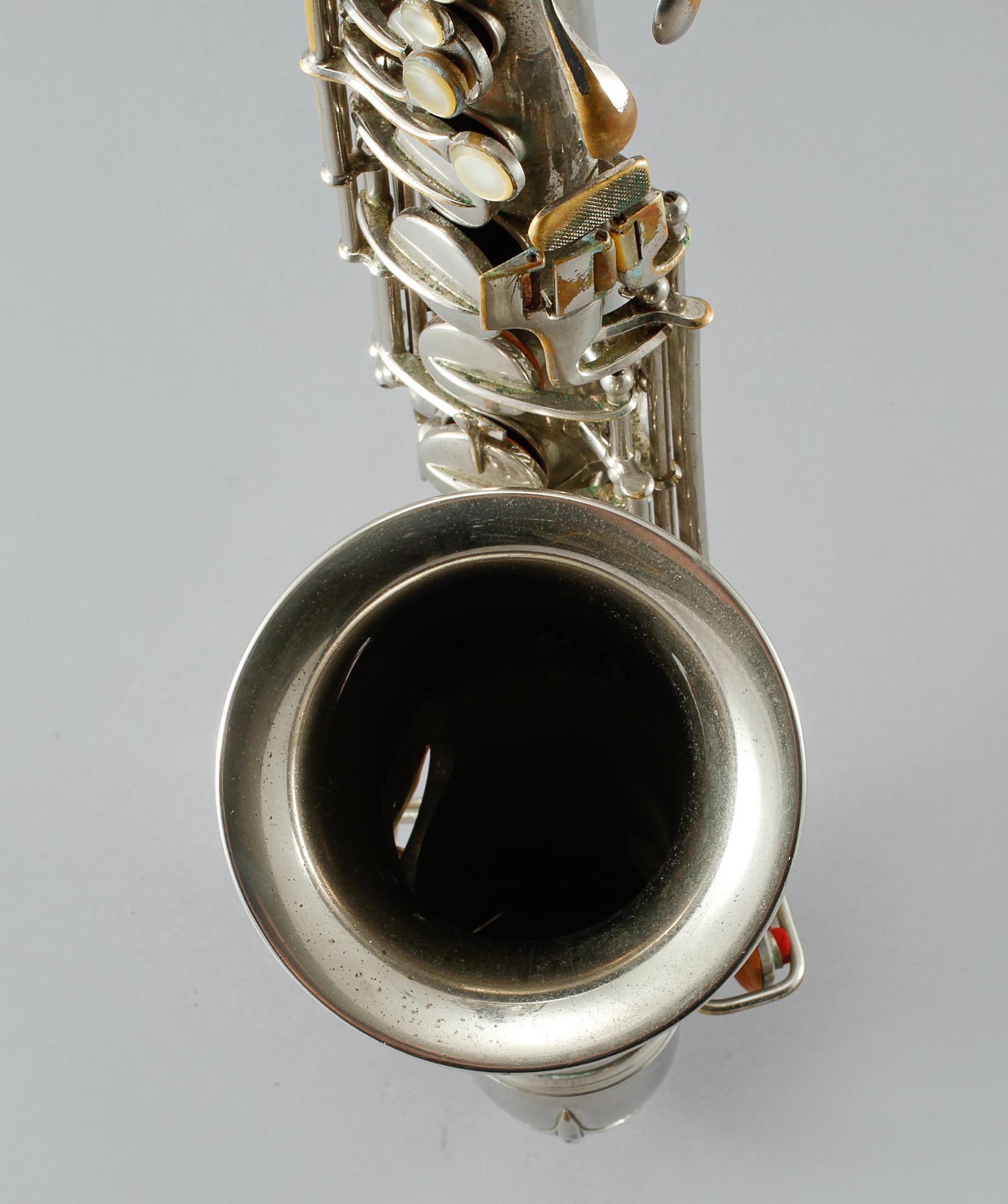 SAXOFON, vitmetall, C.G. Conn Ltd, USA, 1900-tal.