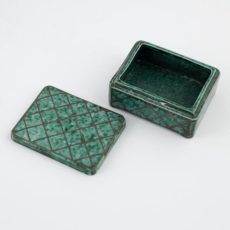 Wilhelm Kåge, vas, ask samt fat, stengods, "Argenta", Gustavsberg.