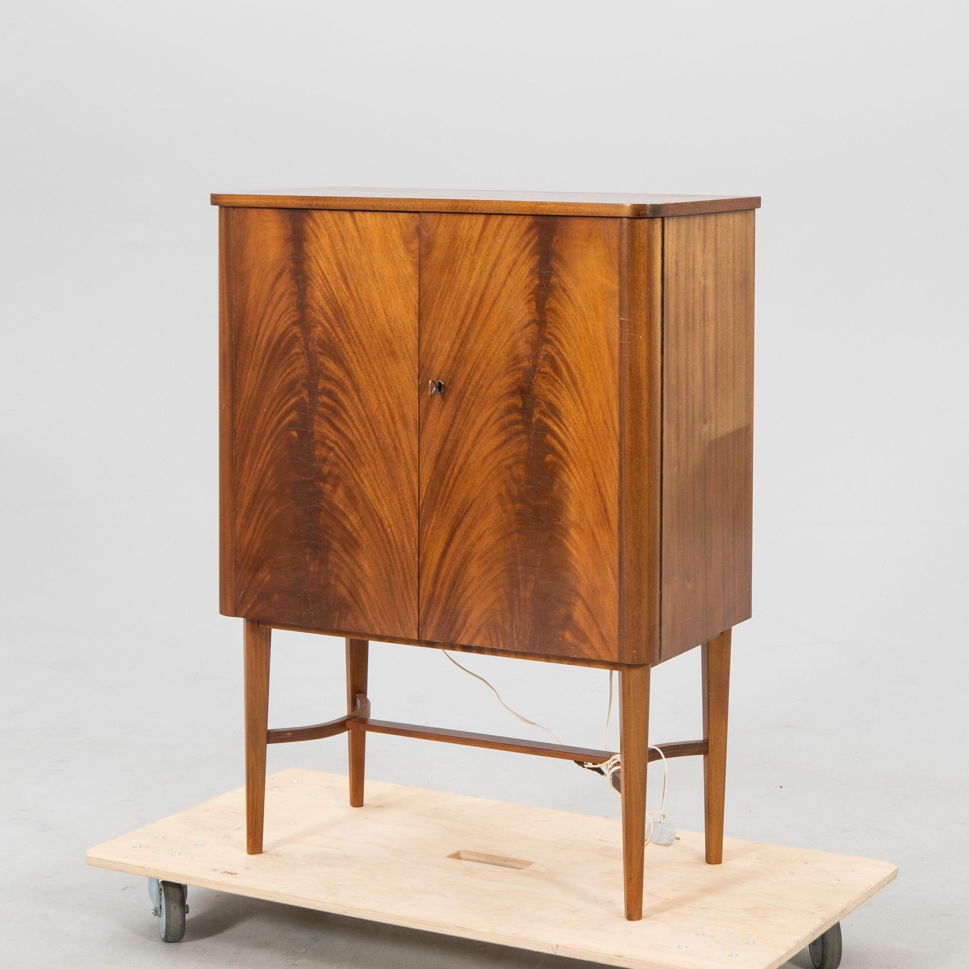 Barskåp 1900-talets mitt.