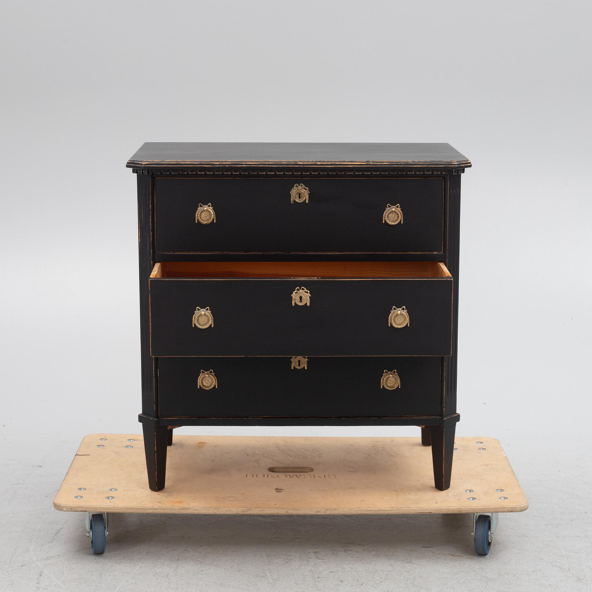 Byrå, gustaviansk stil, 1900-tal.