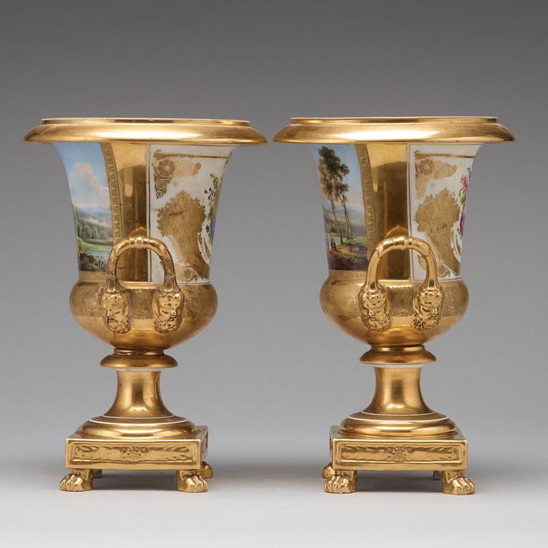 A pair of French Empire vases, 19th Century.