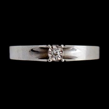 RINGAR OCH HÄNGE, 18K guld, med diamanter tot ca 0.08 ct. Vikt ca 6 g.