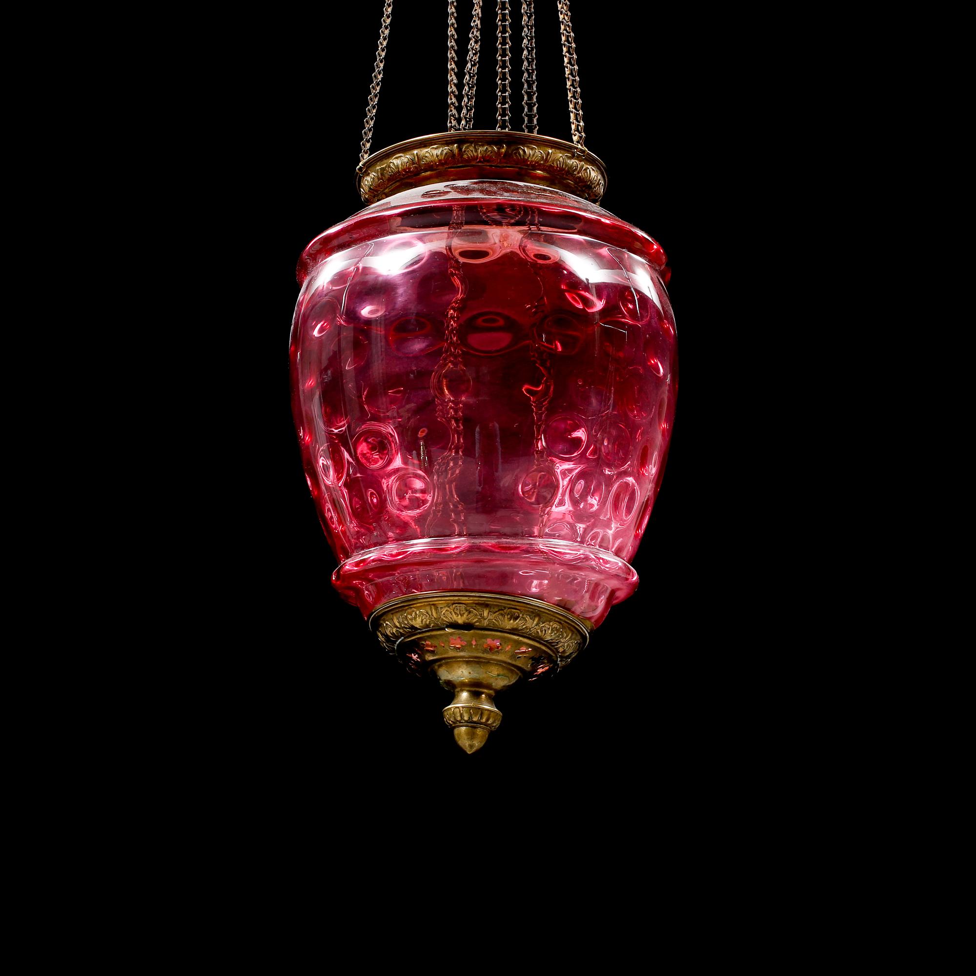 MÅNSKENSAMPEL, 1800 tal, höjd inklusive kedjor ca 65 cm.