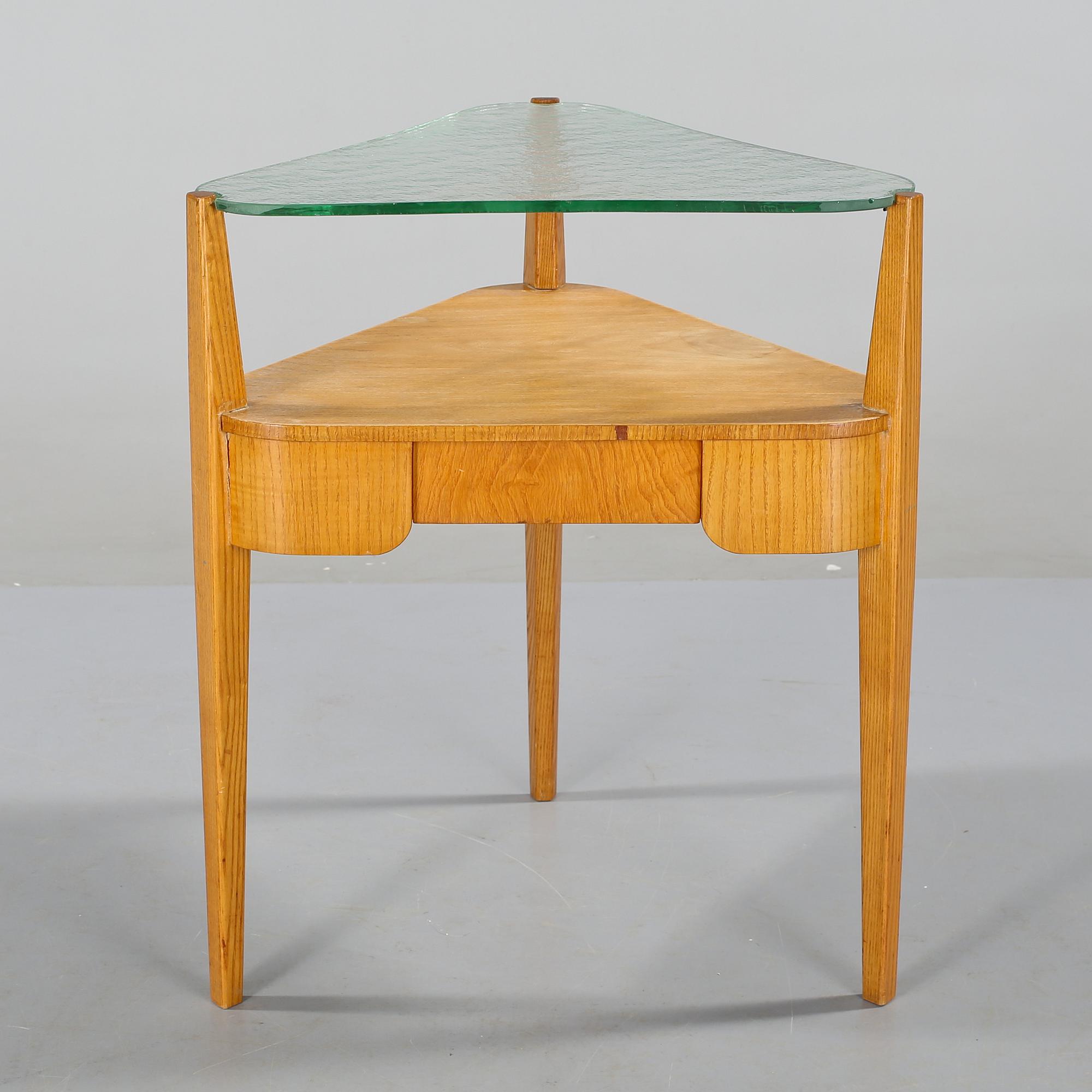 SIDOBORD, Boet, 1900-talets andra kvartal.