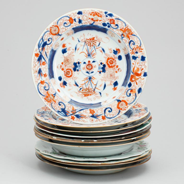 TALLRIKAR, 11 st,  Kina, mestadels Qianlong (1736-95).